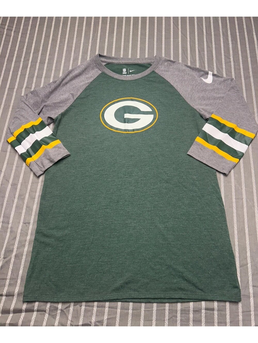 Nike NFL Green Bay Packers Women's Stripe 3/4-Sleeve Raglan Tri-Blend T-Shirt M